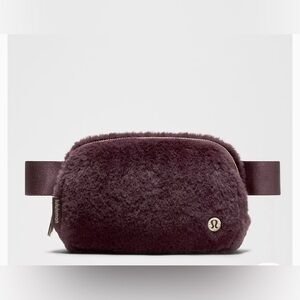 NWT - lululemon Plush Fleece Crossbody Belt Bag in Deep Plum Purple